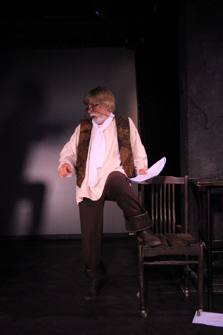 Лобня, Македония, театр