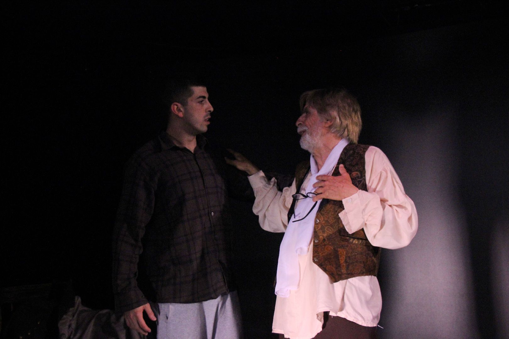 Лобня, Македония, театр