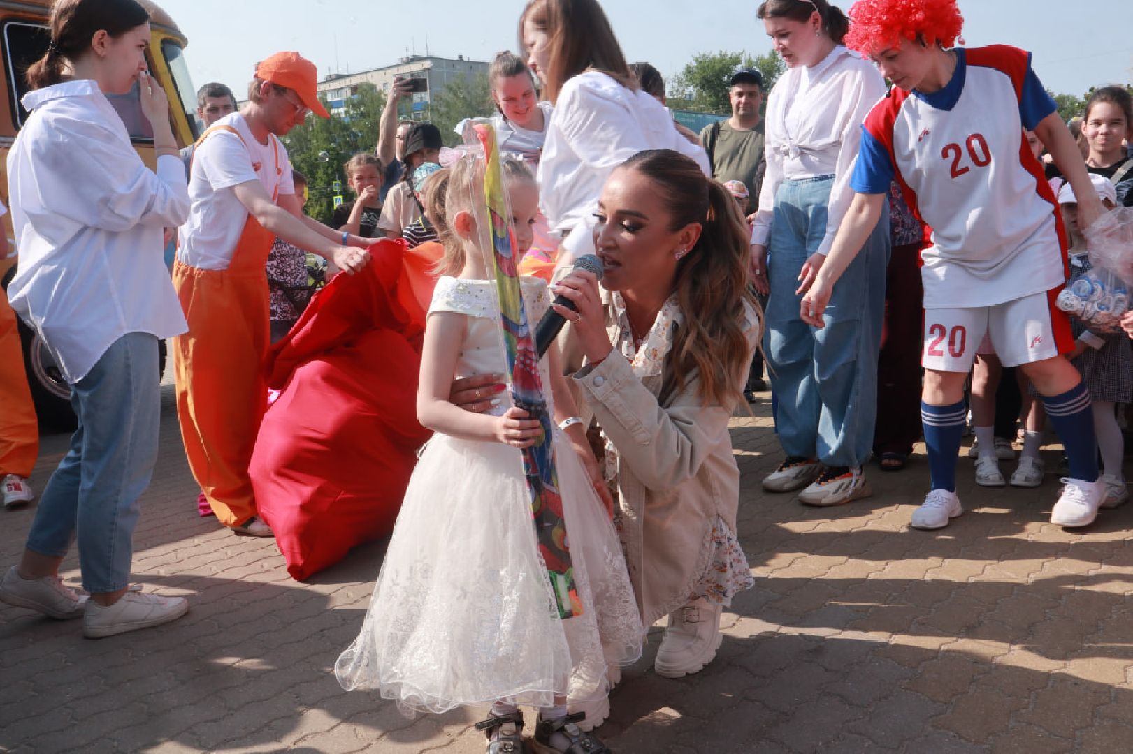 Пущино, волонтеры, День защиты детей, Ольга Бузова,