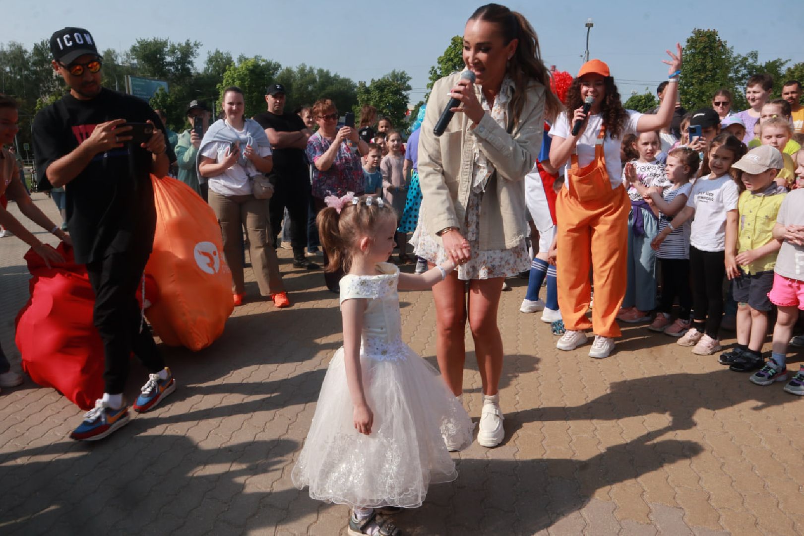 Пущино, волонтеры, День защиты детей, Ольга Бузова,