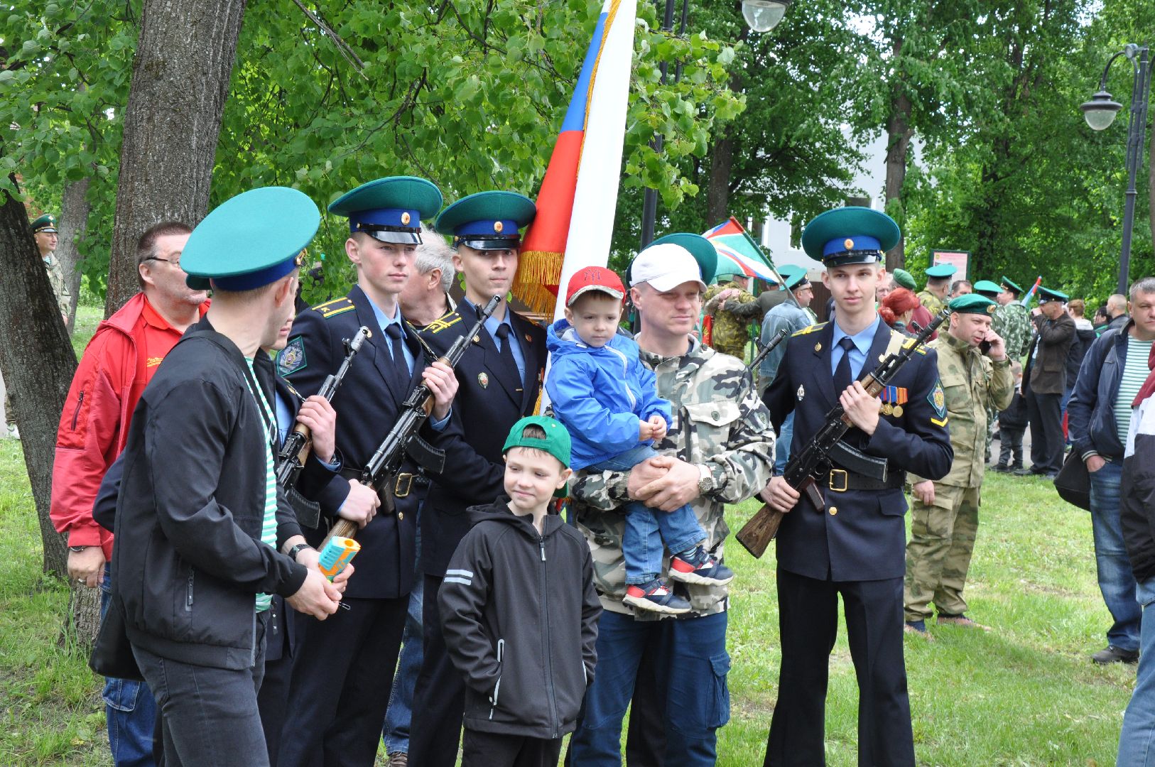 день пограничника, пограничники, серпухов, протвино, памятник пограничникам,