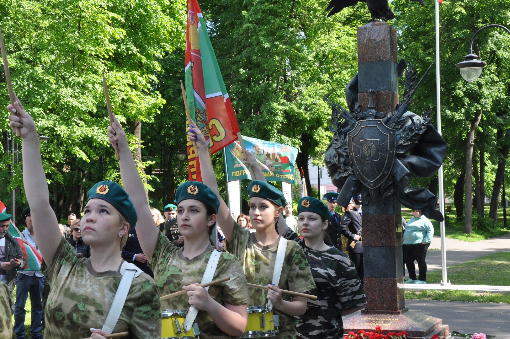 день пограничника, пограничники, серпухов, протвино, памятник пограничникам,