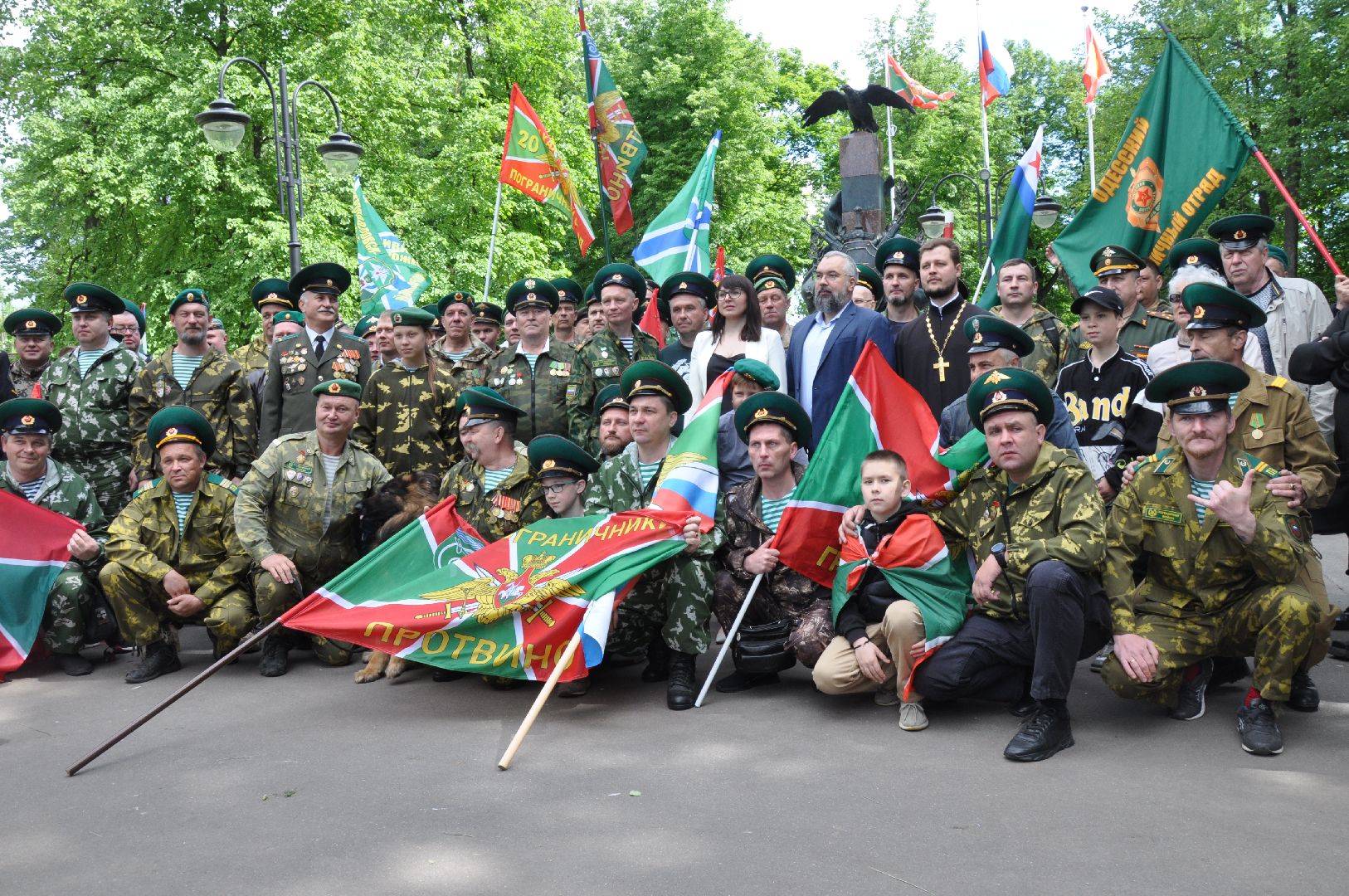 день пограничника, пограничники, серпухов, протвино, памятник пограничникам,