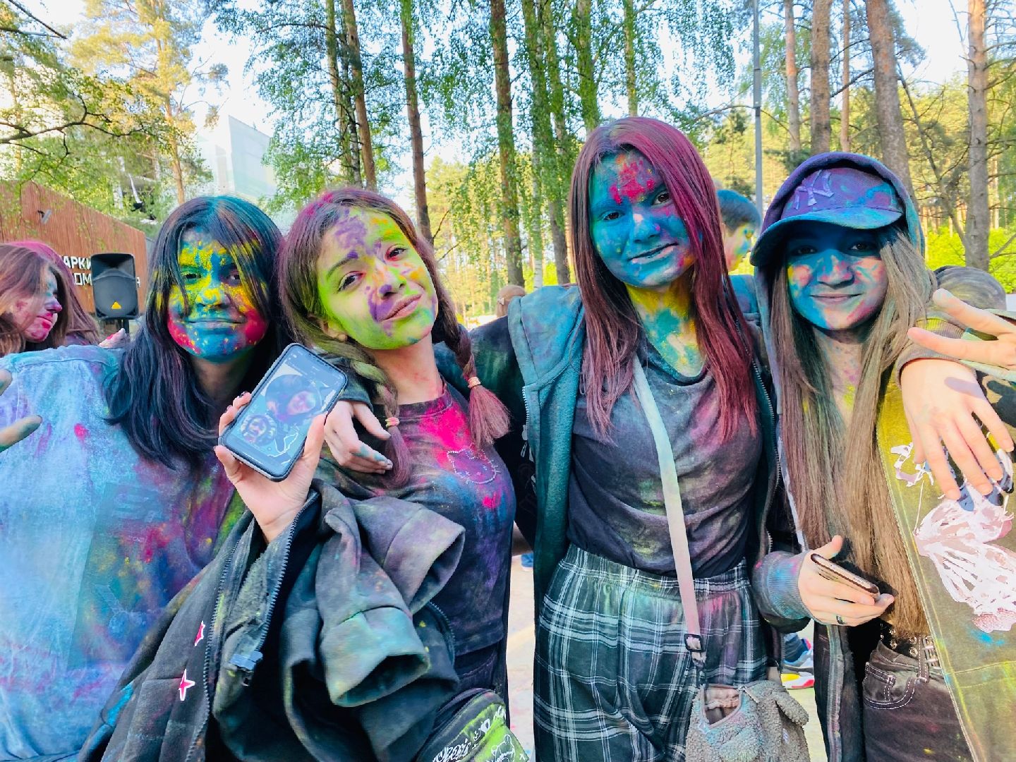 Домодедово, парк Елочки, Холли, фестиваль красок