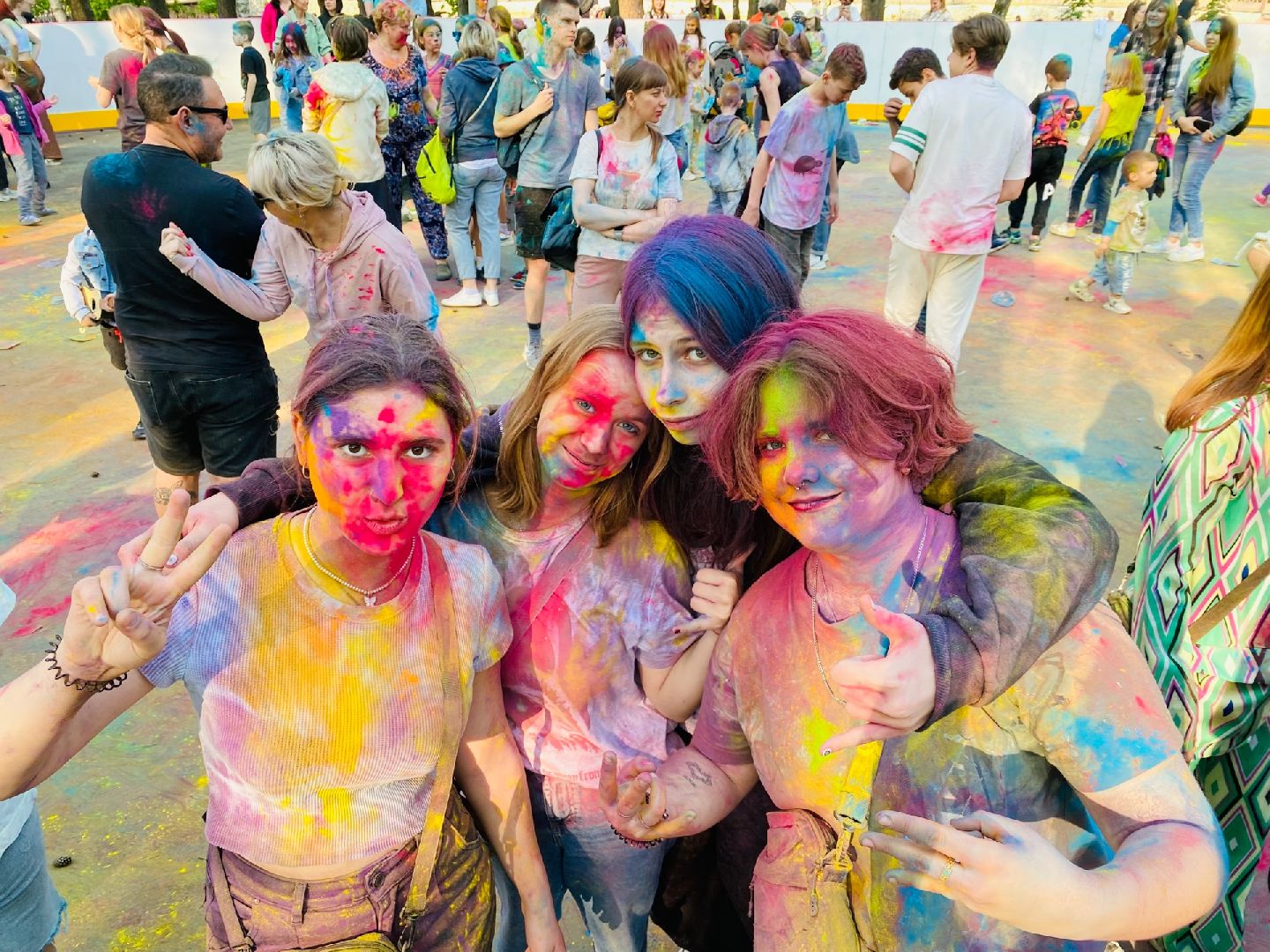 Домодедово, парк Елочки, Холли, фестиваль красок