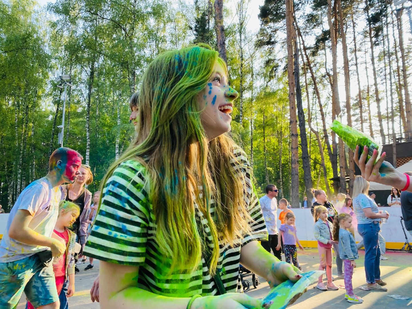 Домодедово, парк Елочки, Холли, фестиваль красок