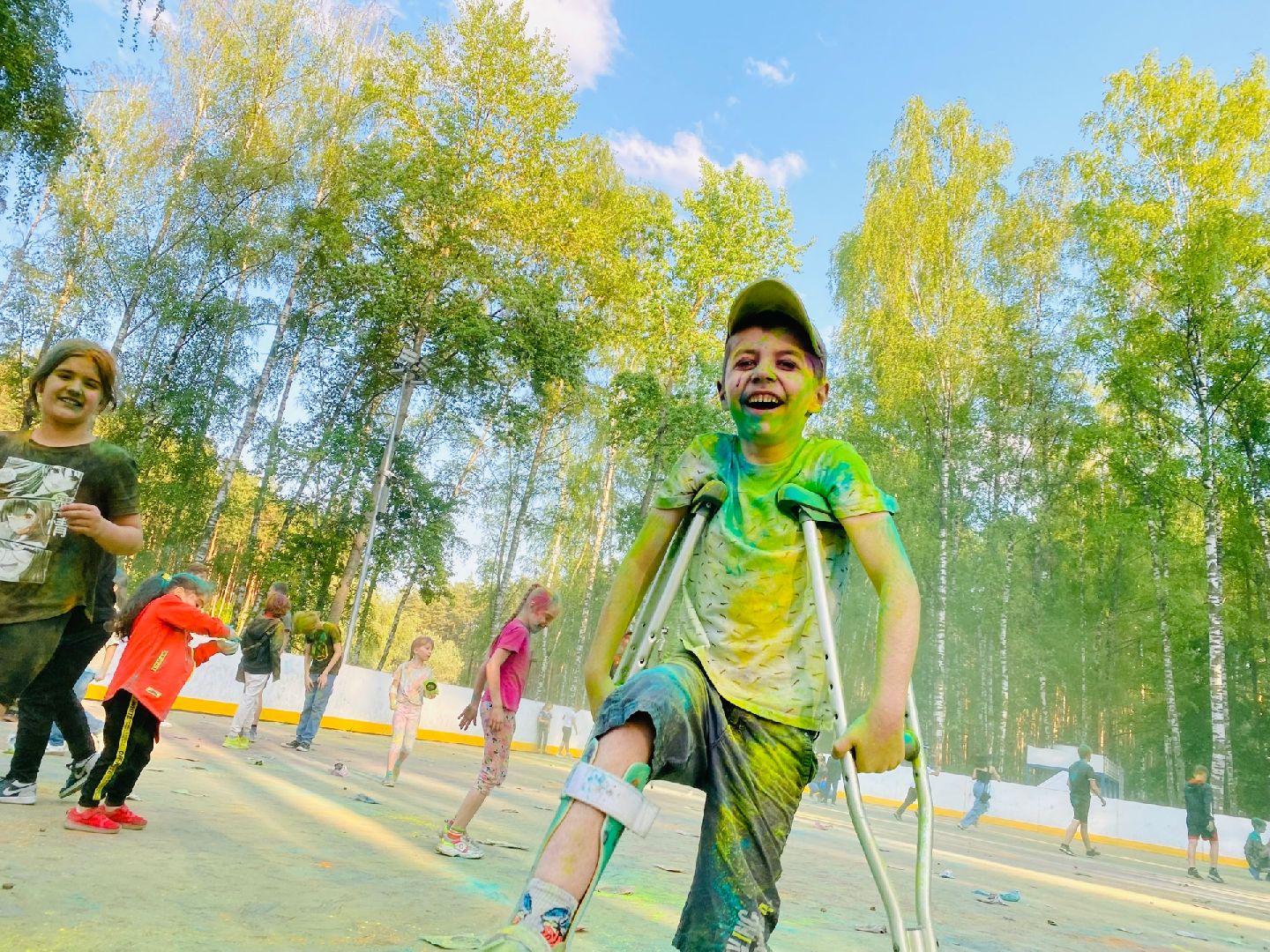 Домодедово, парк Елочки, Холли, фестиваль красок