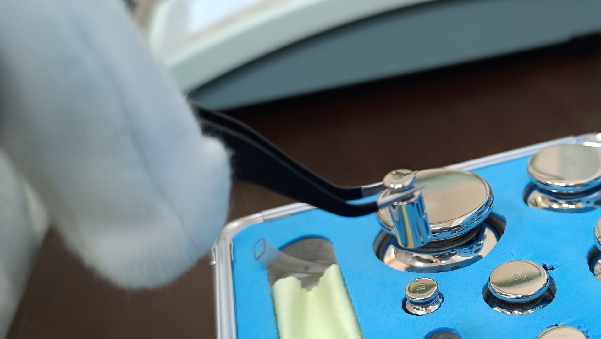 Лобня, весы, экономика