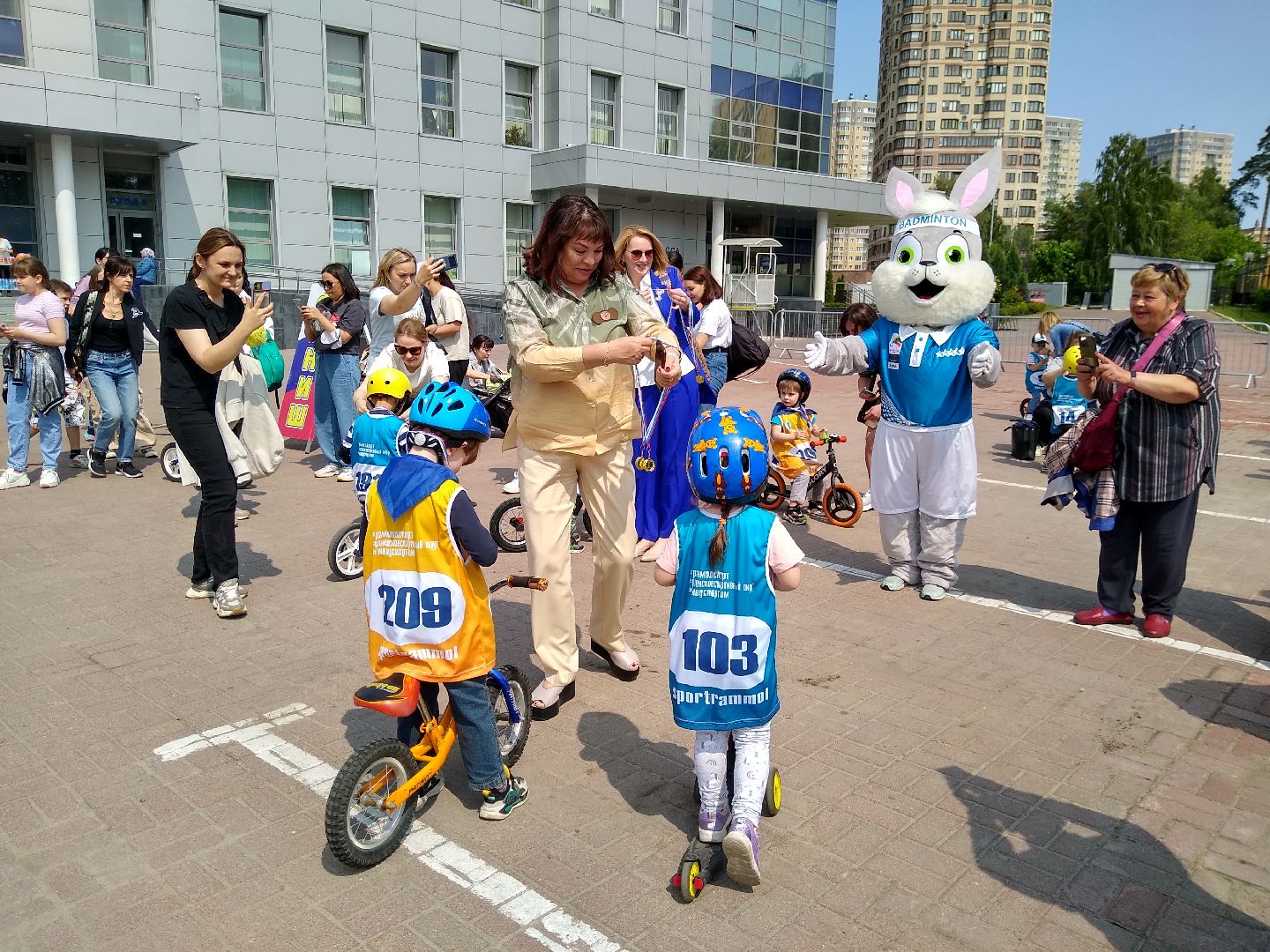 Раменское, спорт, детский заезд на беговелах и самокатах
