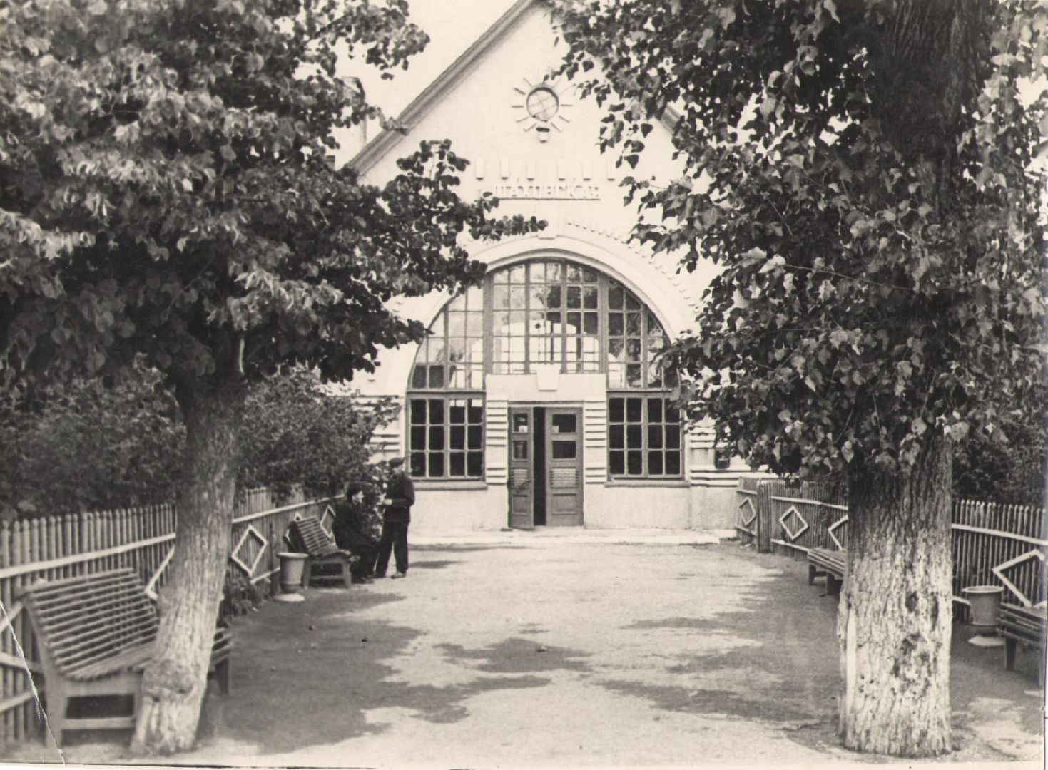 Шаховская, Памятники, История