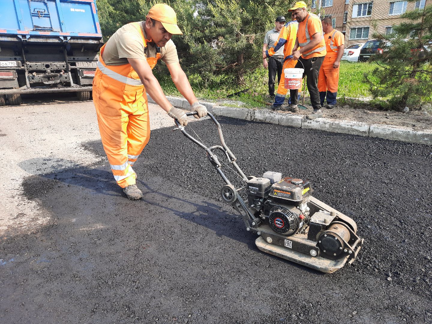 Шатура, заделали яму, Строителей 4