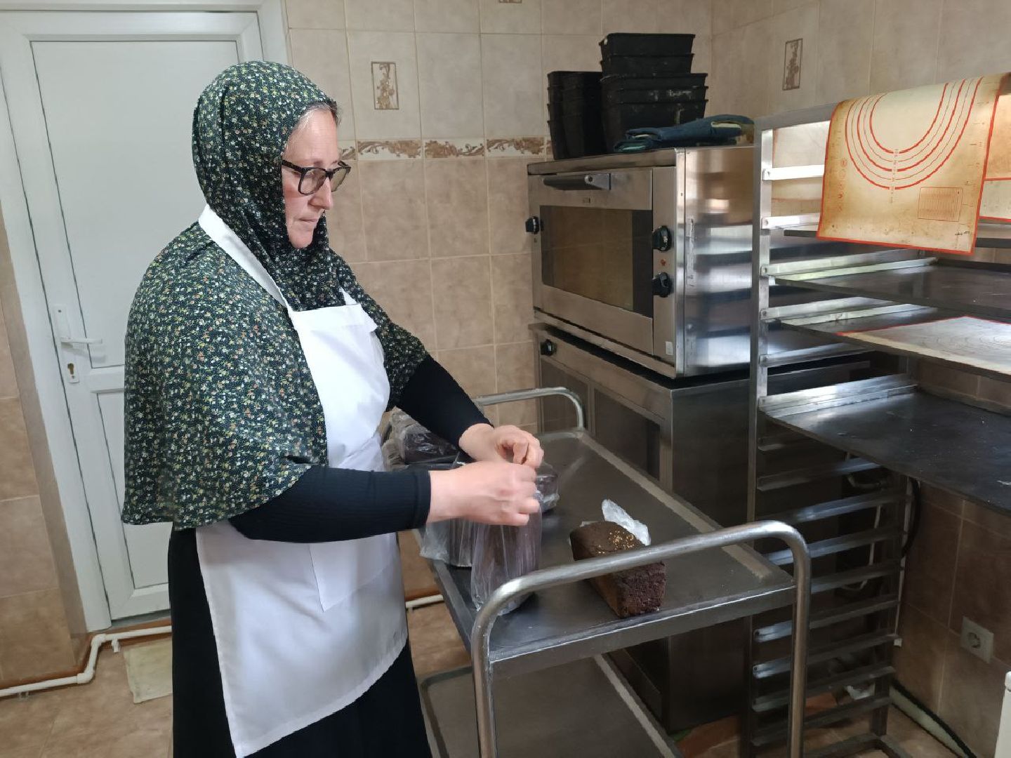 Можайск, Можайский городской округ, Подмосковье, Бородинский монастырь, прихожане, вера, православие, хлеб, авторский рецепт, бородинский хлеб