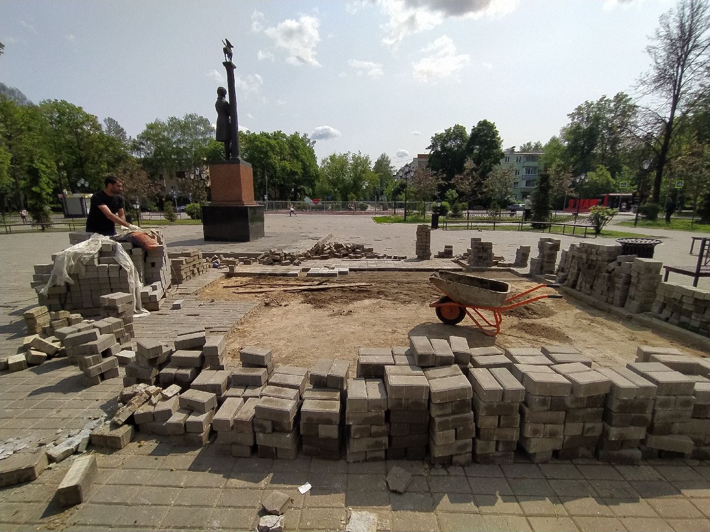 Брусчатка, замена, памятник, площадь