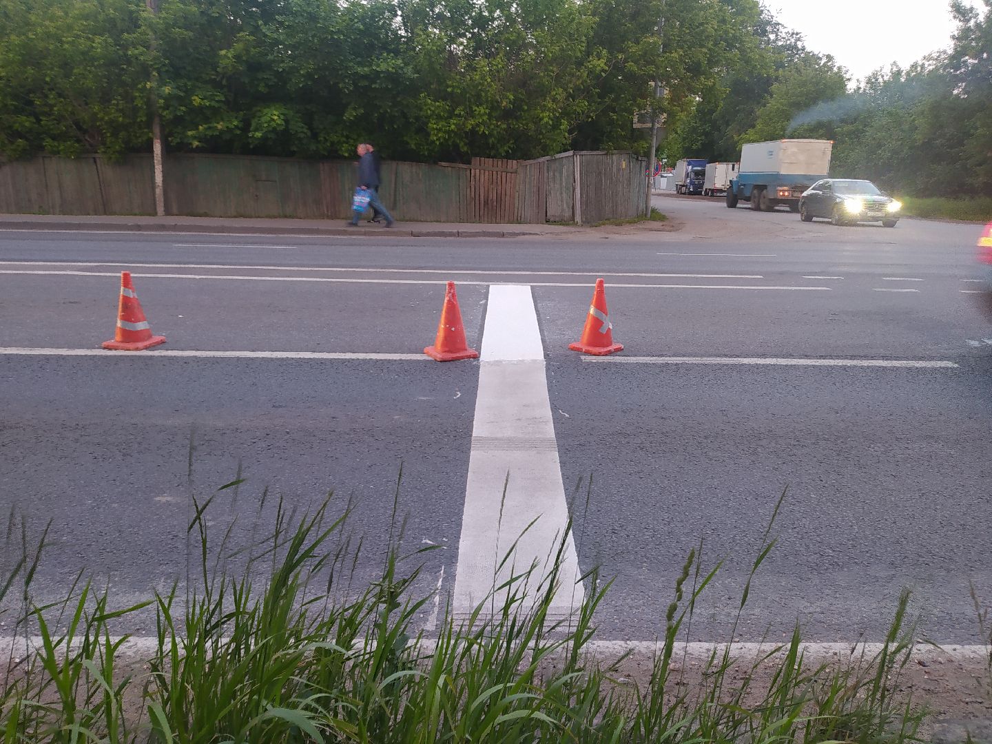 Дорога, разметка, остановка, инфраструктура