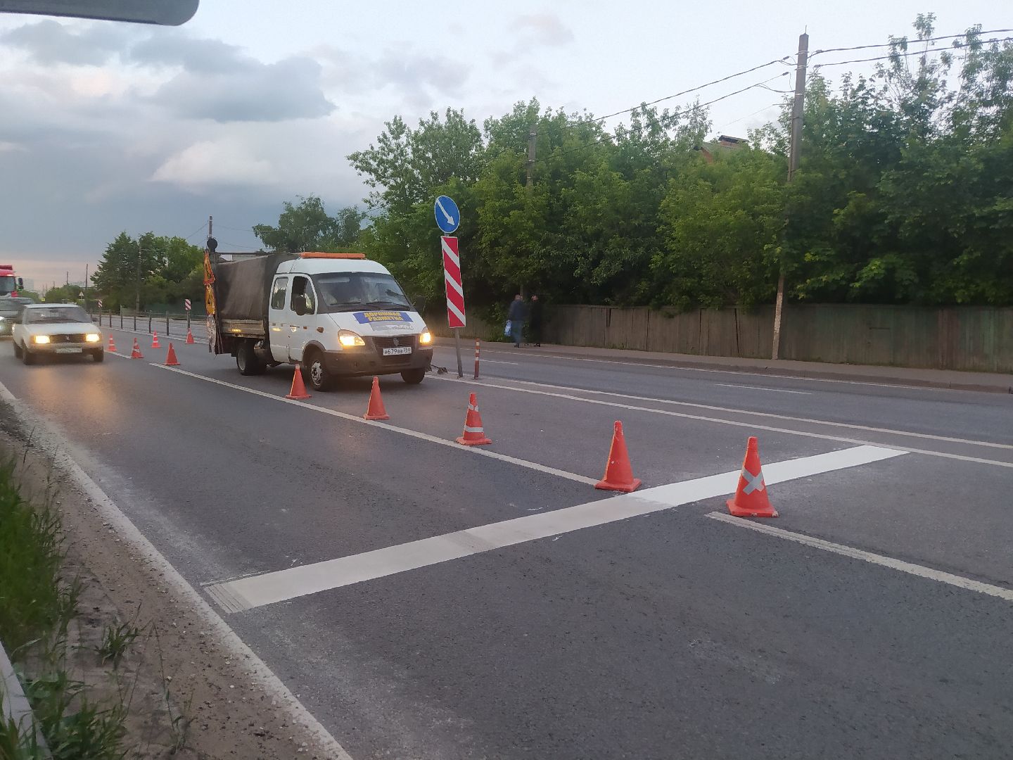 Дорога, разметка, остановка, инфраструктура