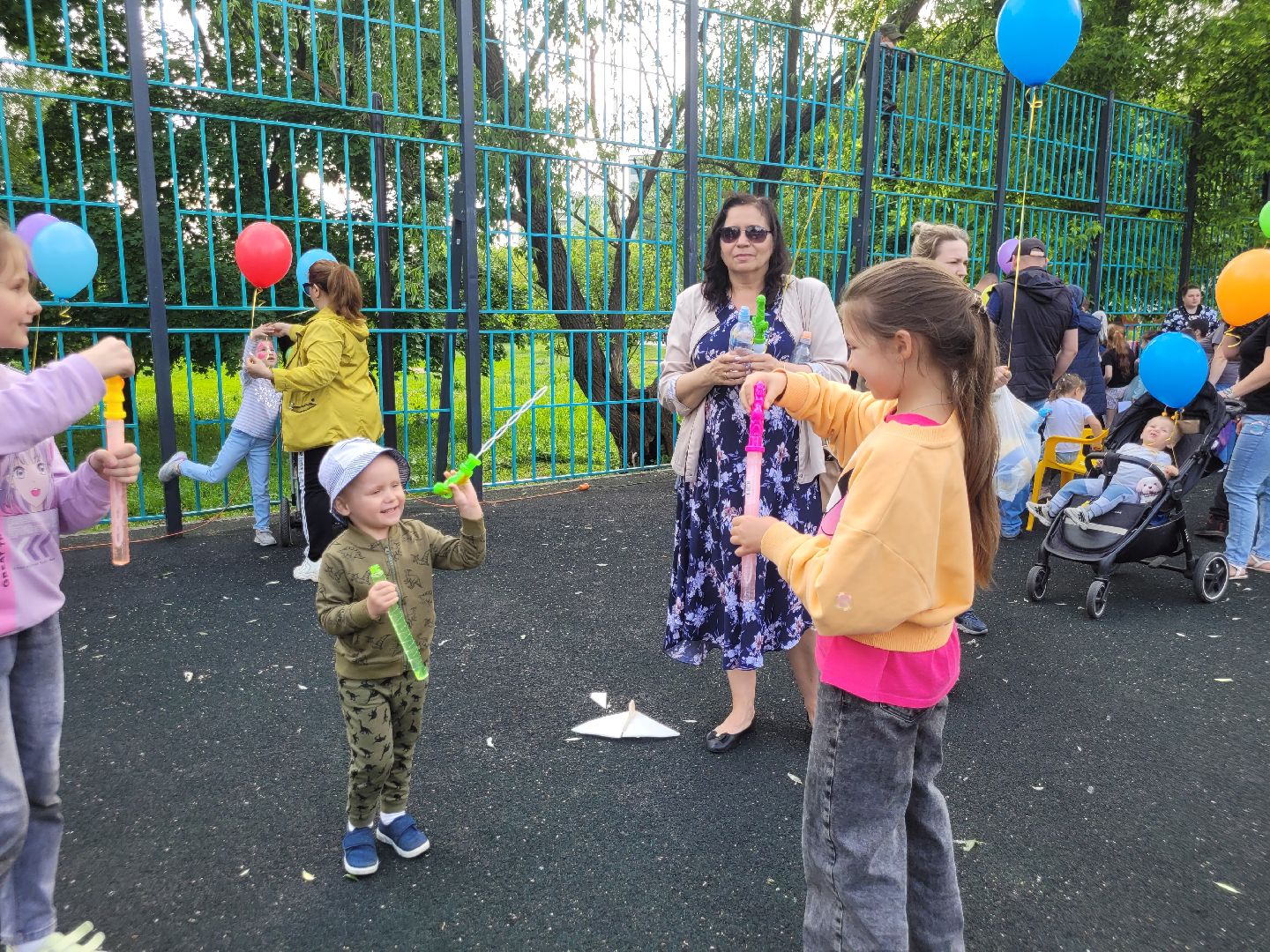 дети; праздник; добро; шоу