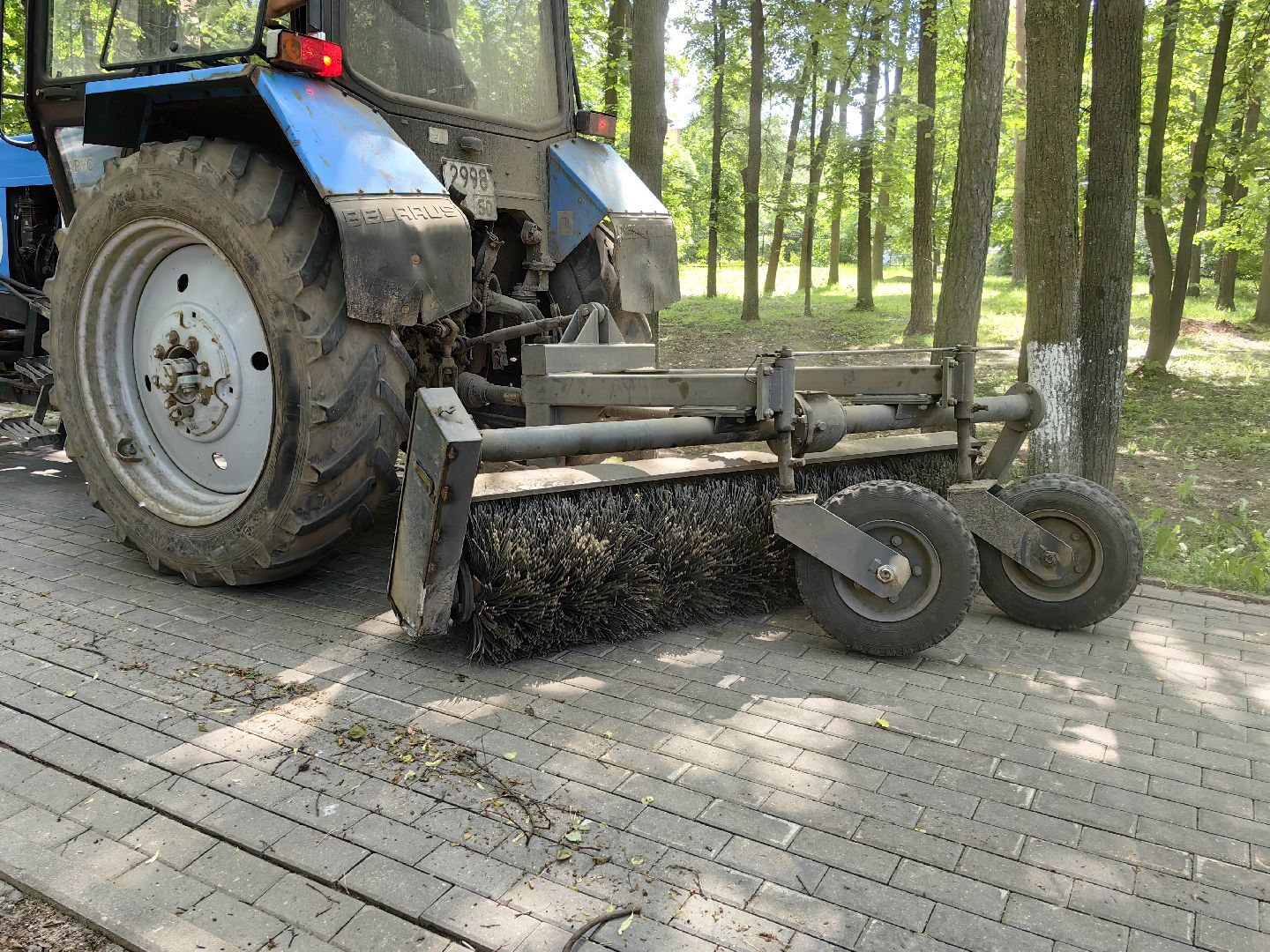 Аллея, уборка, техника, щётка