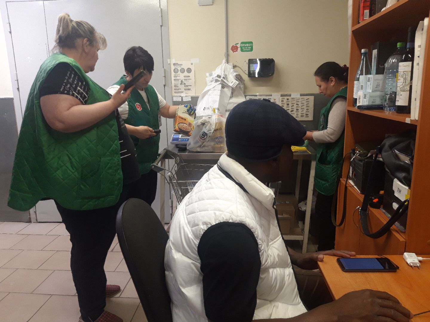 помощь людям, доброе дело,