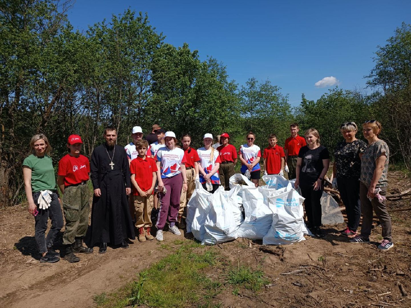 Можайск, Можайский городской округ, Подмосковье, акция, вода России, экология, уборка территории, жители, волонтёры, юнармия, экологический марафон