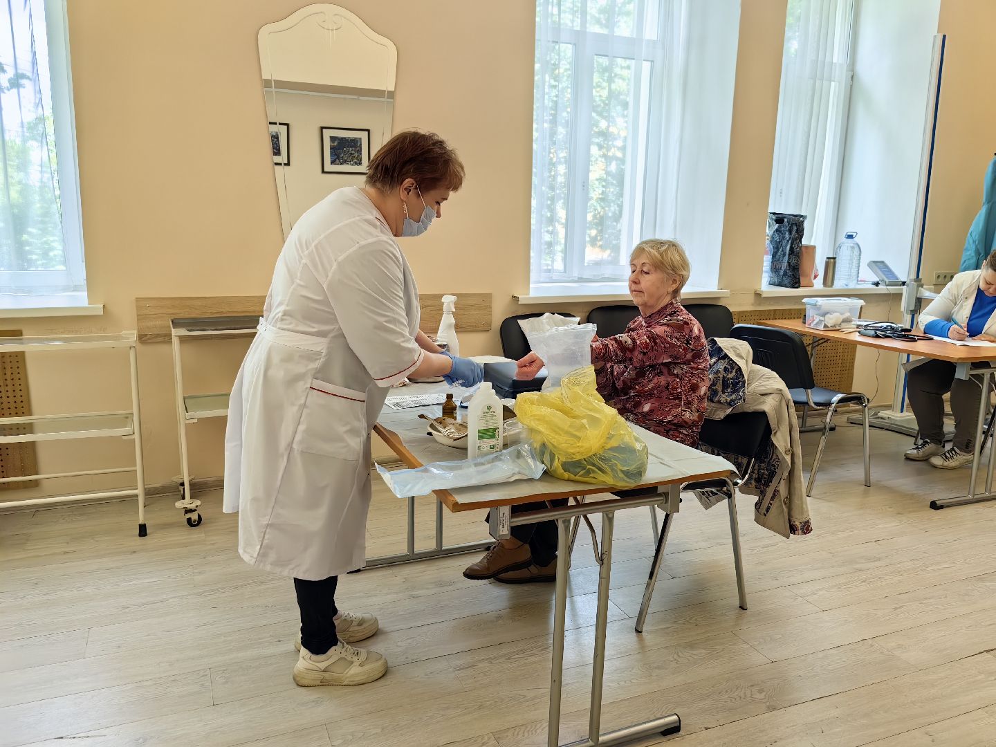 Диспансеризация, врач, жители, анализы