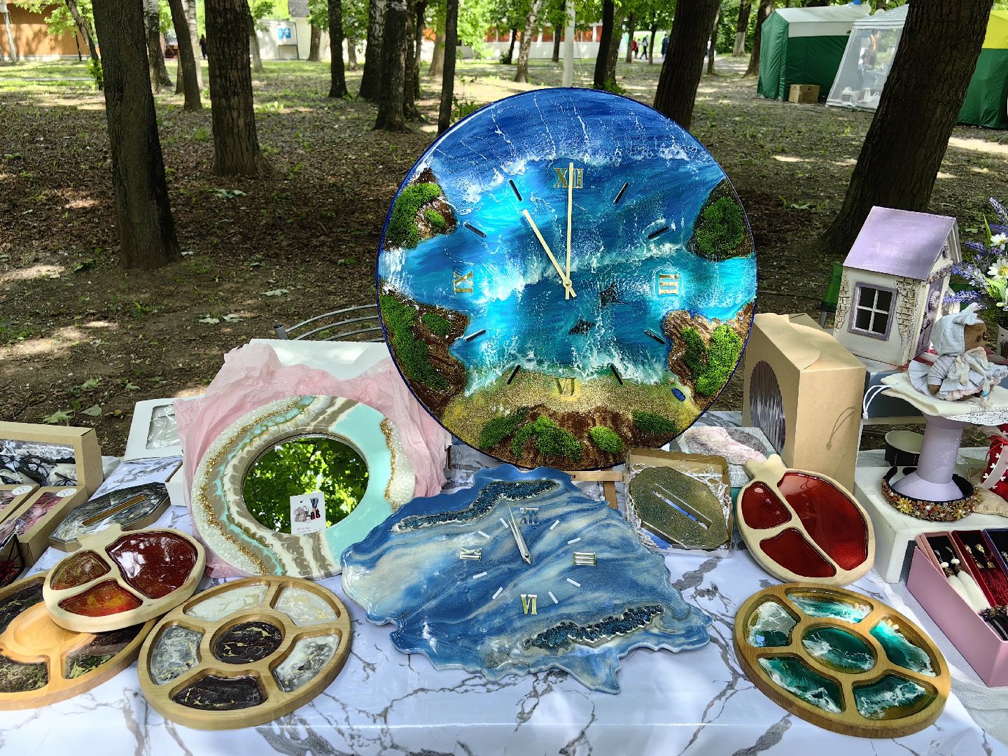 Изделия, эпоксидная смола, игрушки, часы, ярмарка, предприниматель