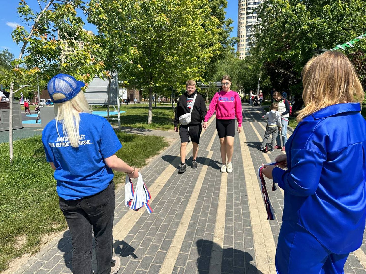 Реутов, День России, праздник, триколор, ленточки, губернатор Андрей Воробьёв