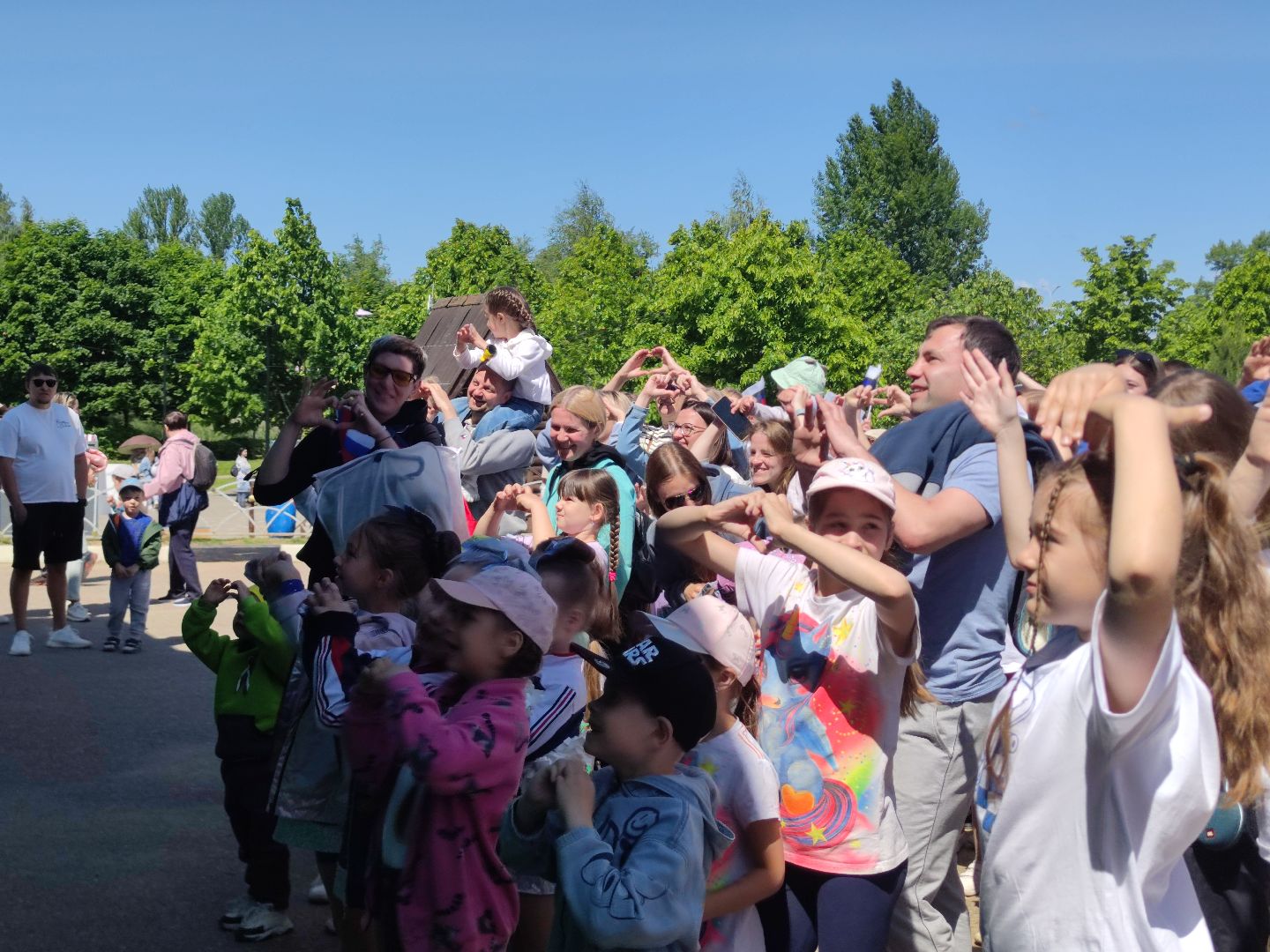 Флешмоб, волонтеры Подмосковья, День России, Дубна