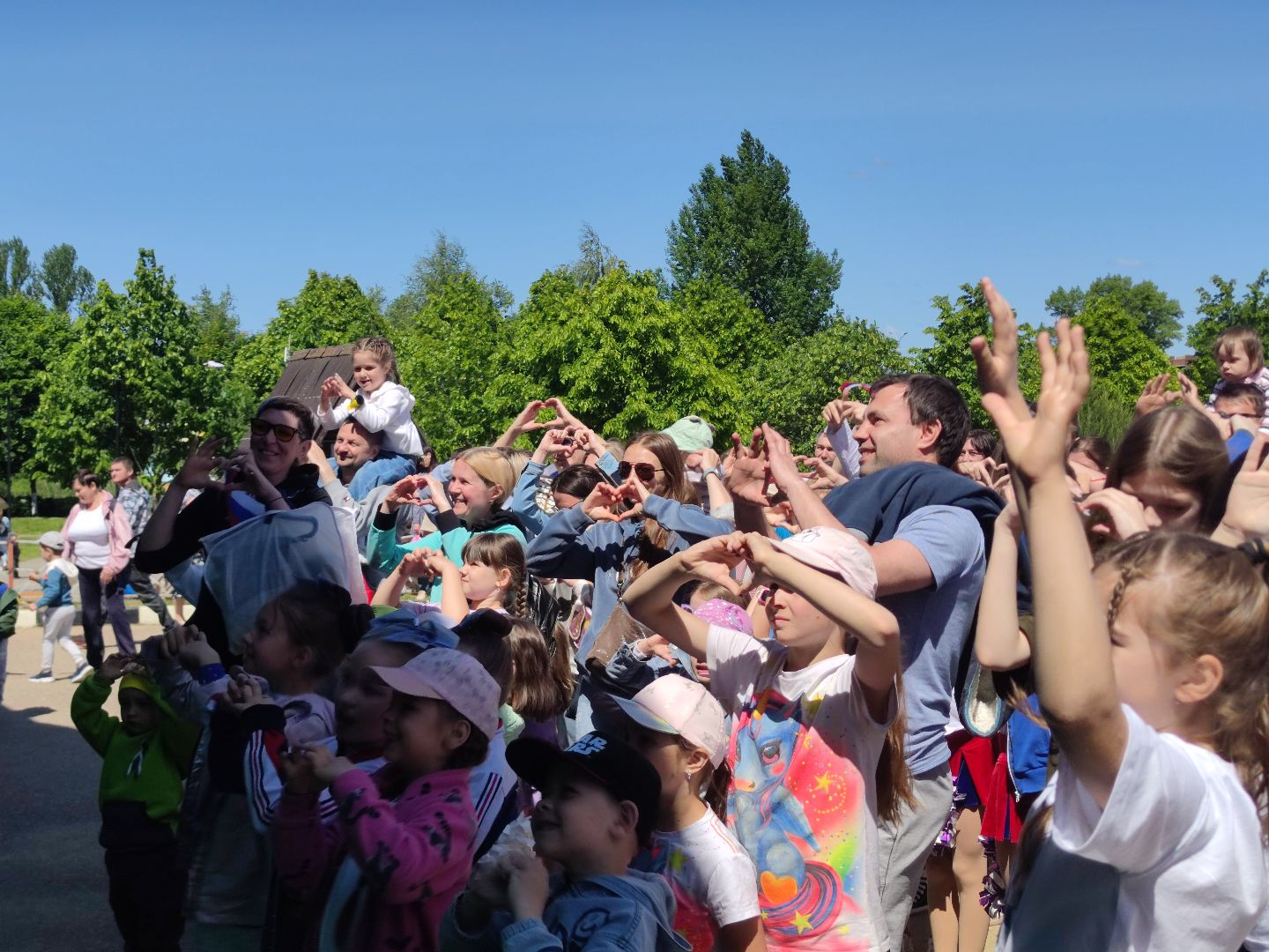 Флешмоб, волонтеры Подмосковья, День России, Дубна