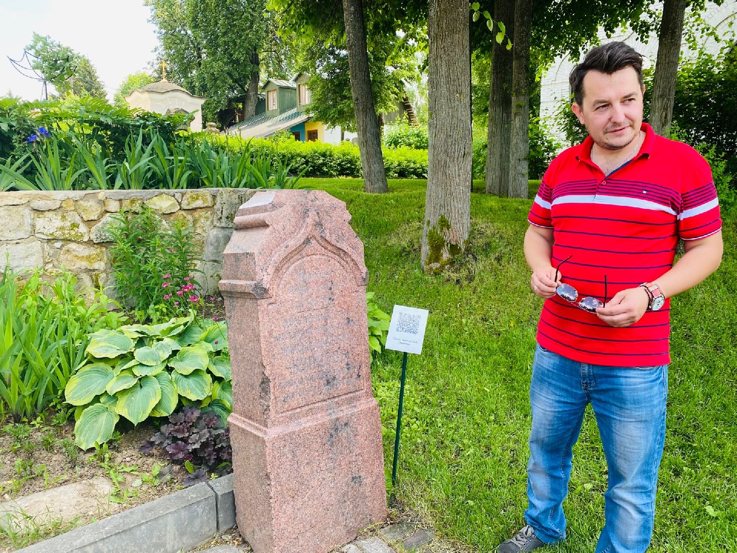 Домодедово, лапидарий, музей белого камня, старинные плиты