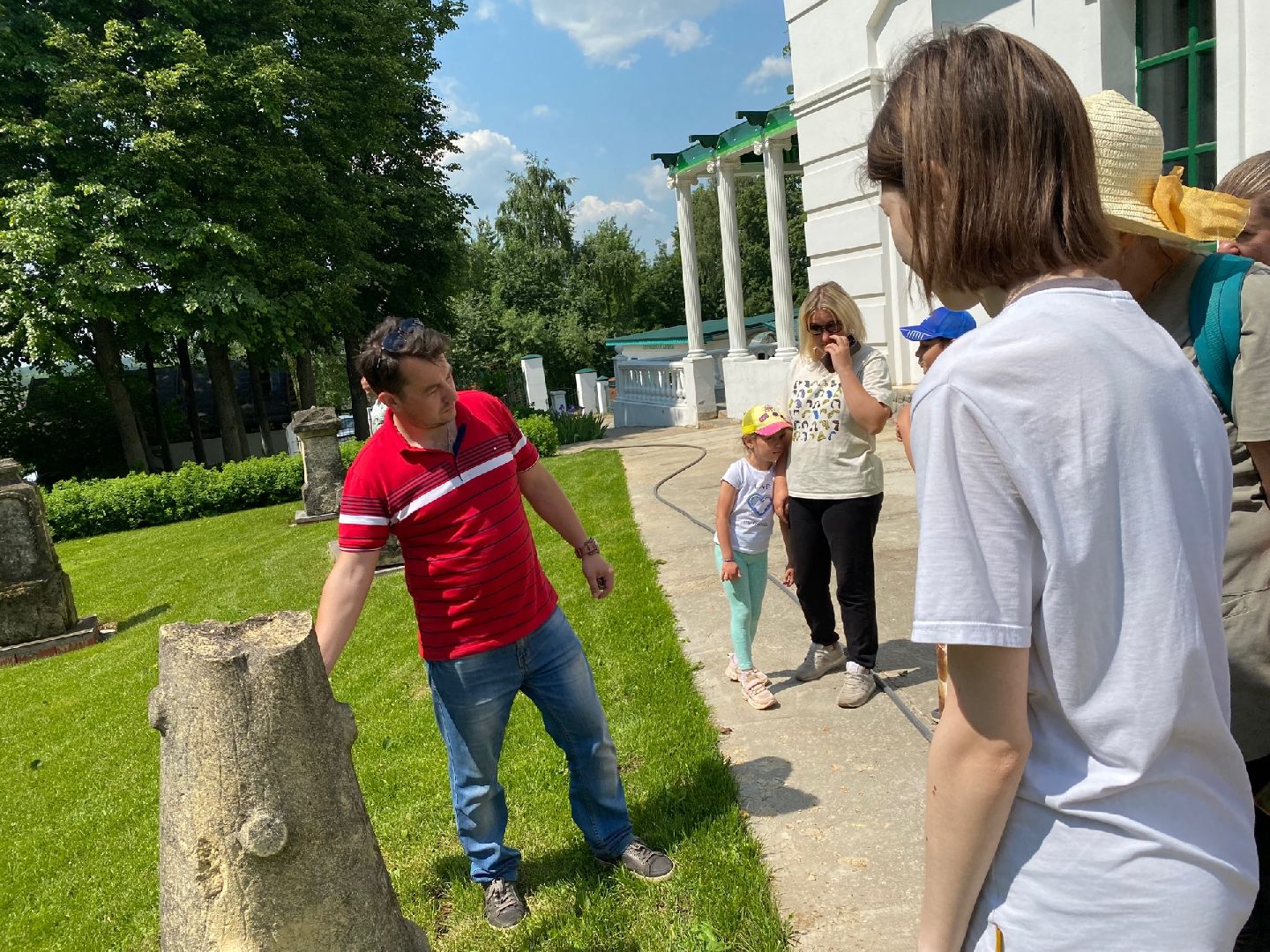 Домодедово, лапидарий, музей белого камня, старинные плиты