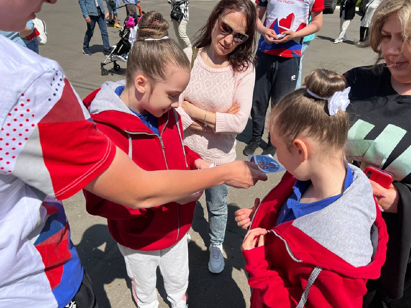 Одинцово, акция, волонтёры, День России,