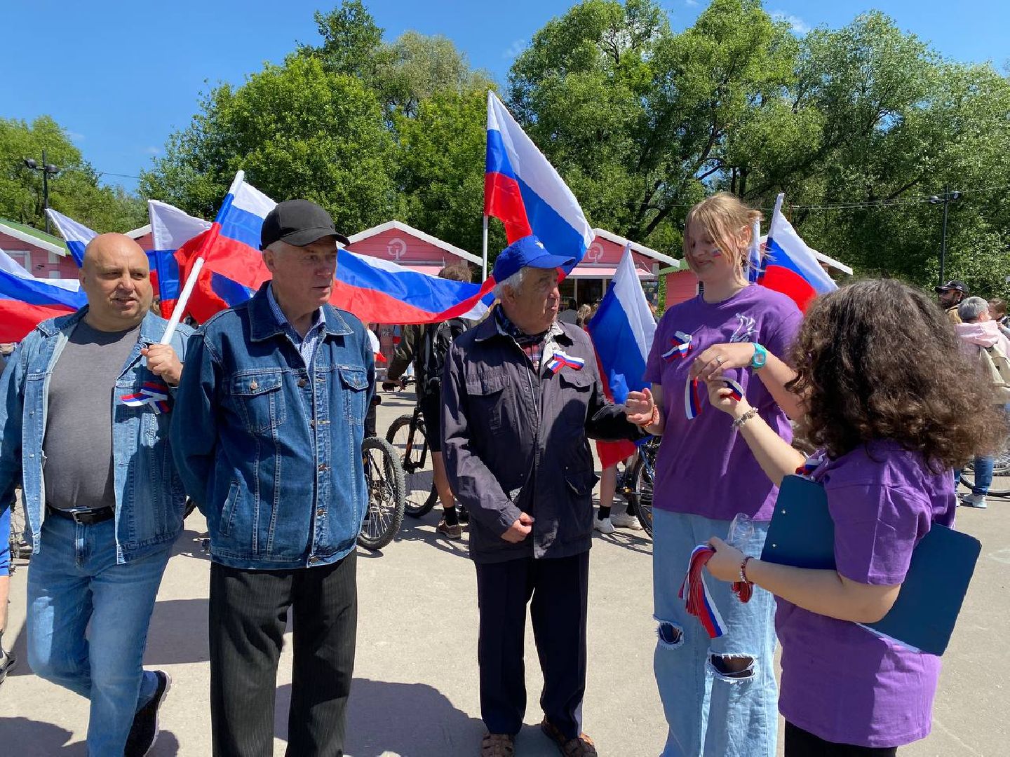 Чехов, День России, праздник, волонтеры, настроение