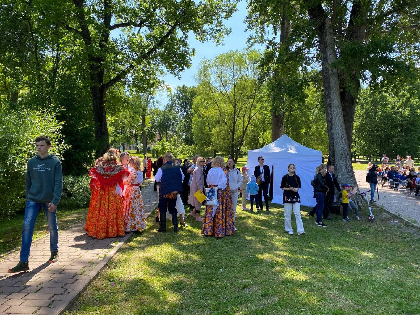 Чехов, День России, концерт, парк, жители