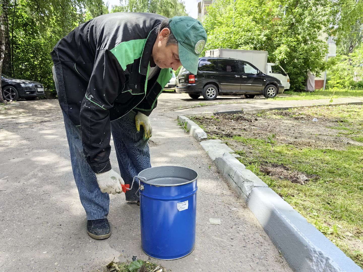 Бордюр, покраска, благоустройство