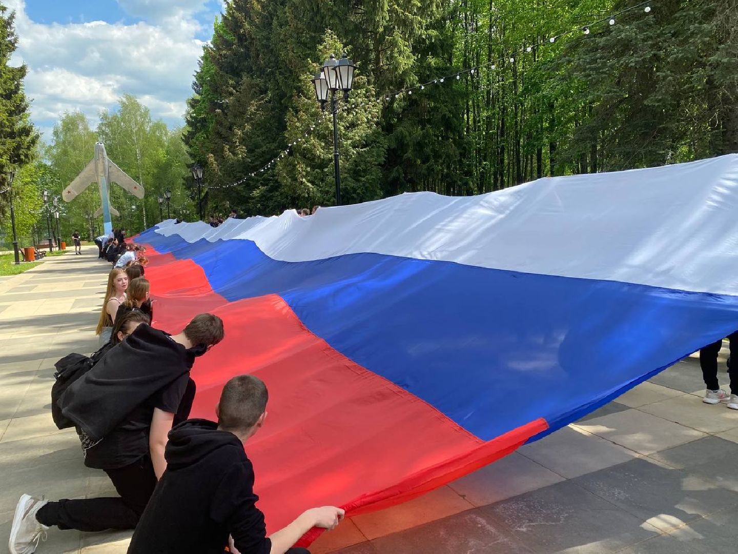 Наро-Фоминск, молодёжь Подмосковья, флешмоб, горжусь Россией, День России, триколор, Всероссийская акция