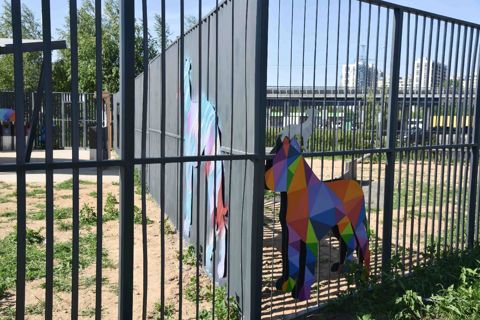 Химки, собаки, граффити