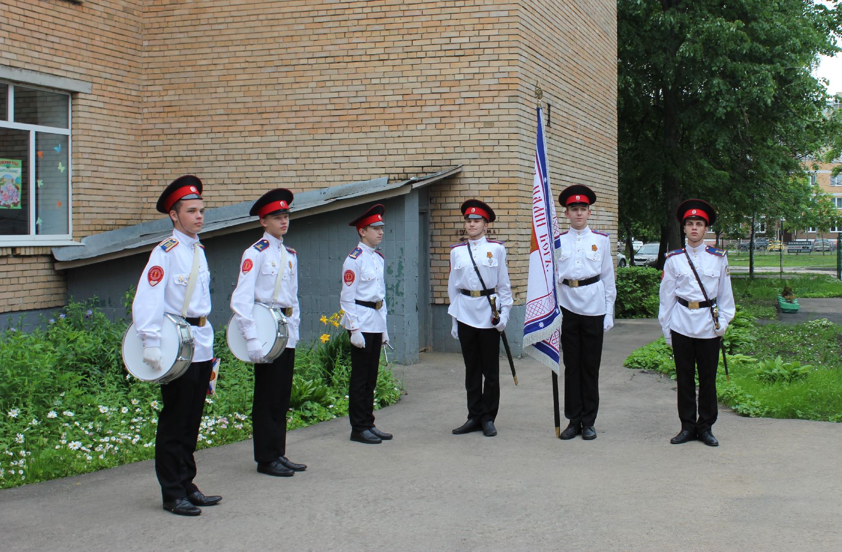 Ступино, кадеты, прощание со знаменем