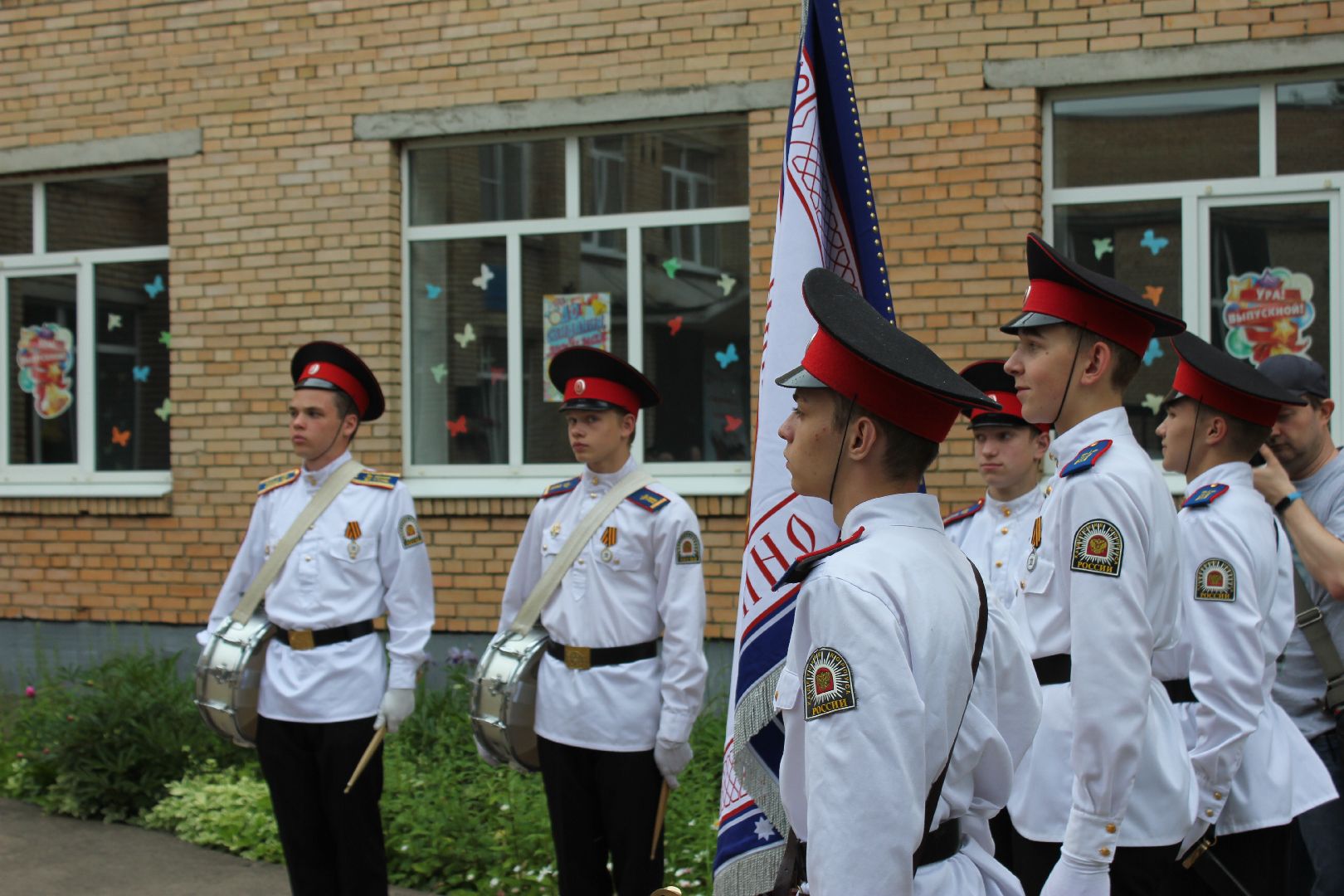 Ступино, кадеты, прощание со знаменем