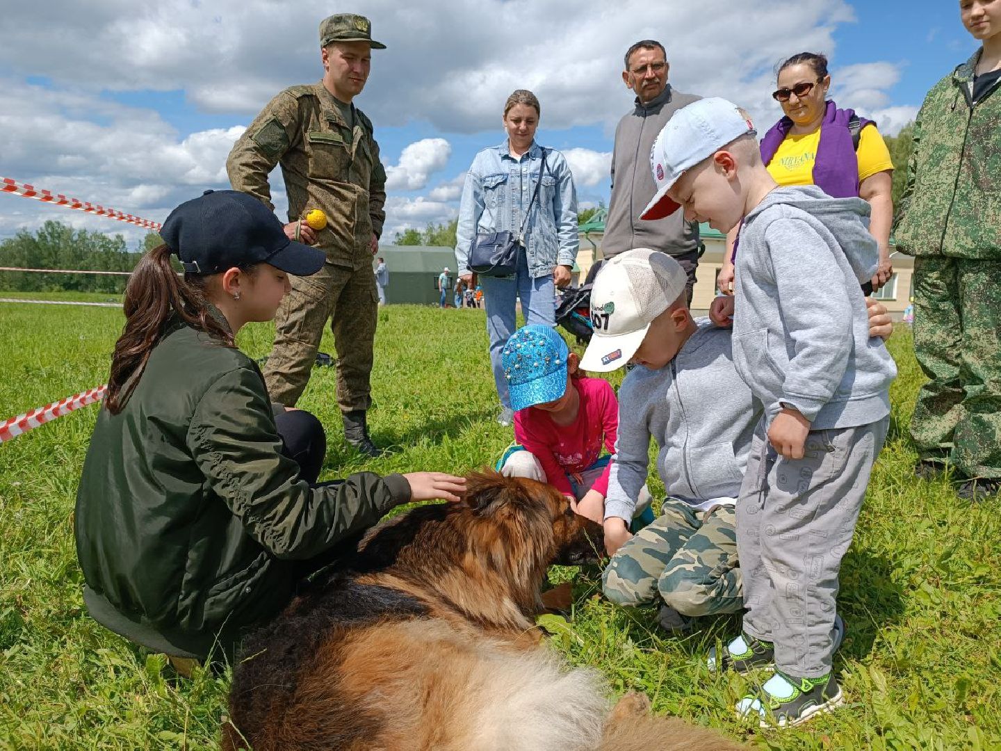 Можайск, Можайский городской округ, Подмосковье, собаки, служебные собаки, показательные выступления, несение службы, охрана территории, армия