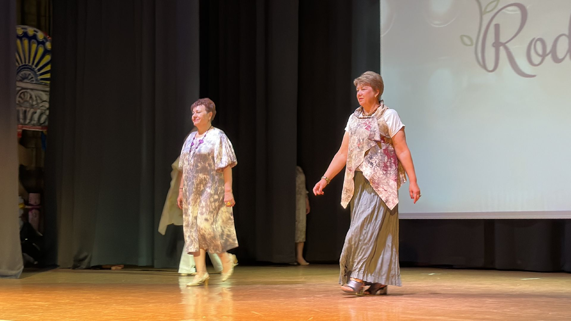 Одинцово, Модный возраст, Активное долголетие, мода, показ мод, модный показ, модели, манекенщицы, 50, элегантный возраст, одежда, подиум, княгиня Голицина