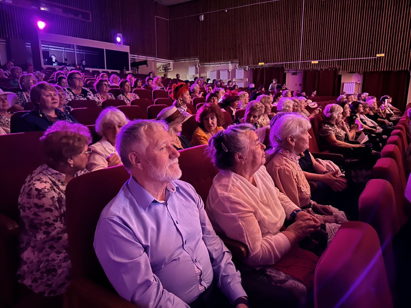 Одинцово, Модный возраст, Активное долголетие, мода, показ мод, модный показ, модели, манекенщицы, 50, элегантный возраст, одежда, подиум, княгиня Голицина