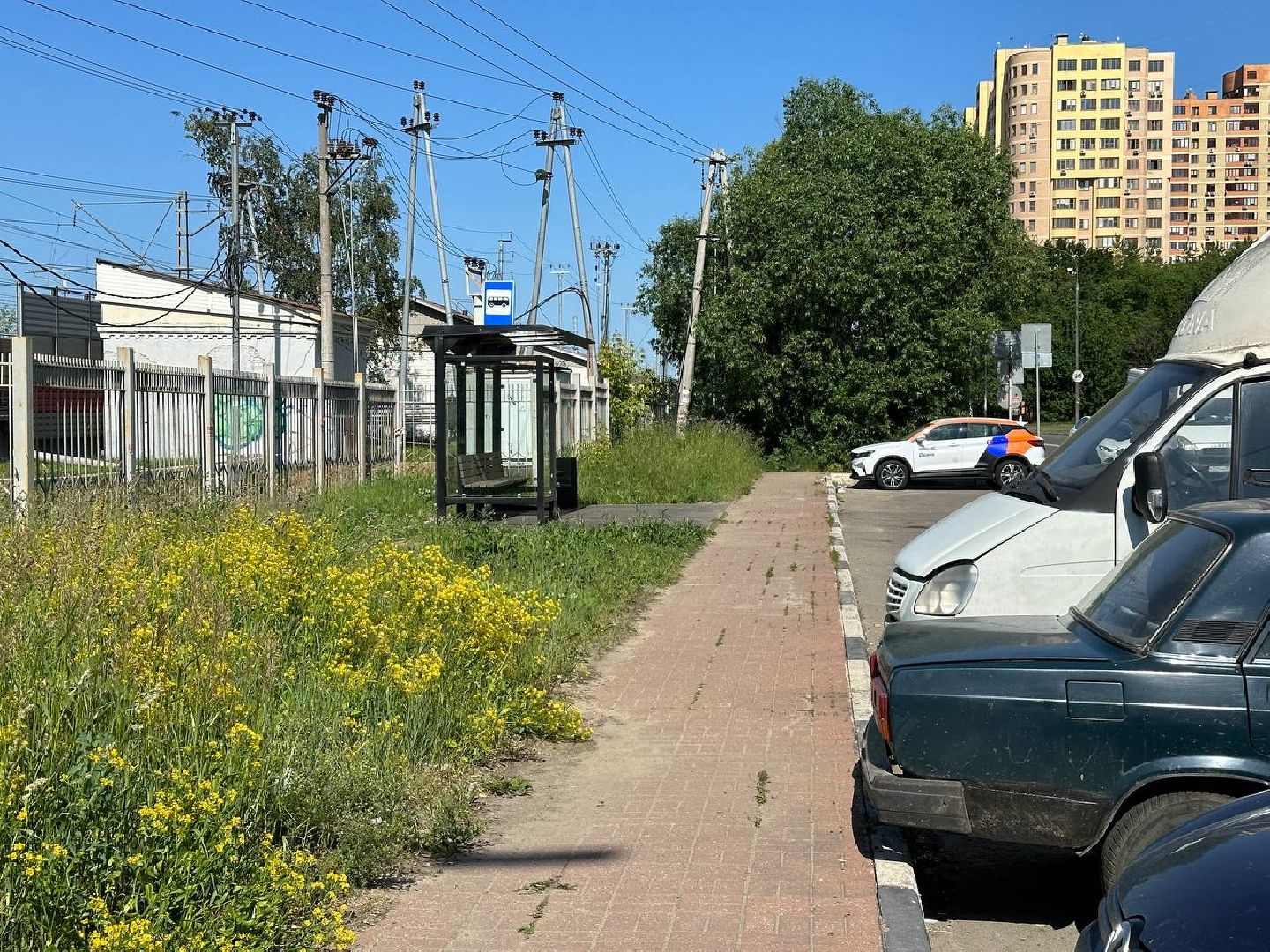 Реутов, благоустройство, остановки, лавочки, урны