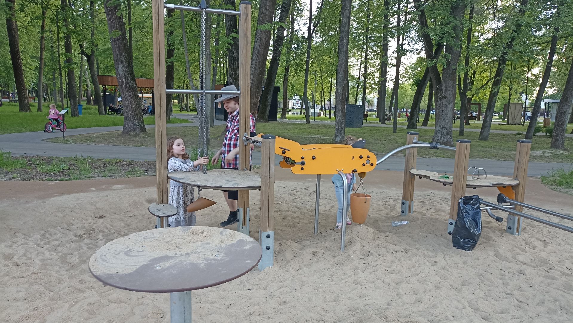 Серпухов, Подмосковье, парк, песочница, дети