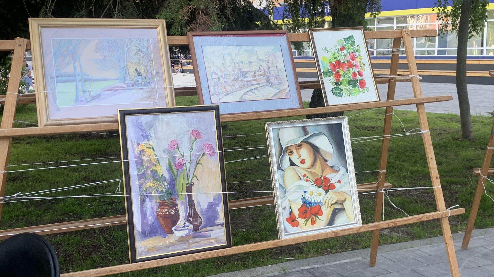 Ступино, вернисаж художников, площадь Металлургов