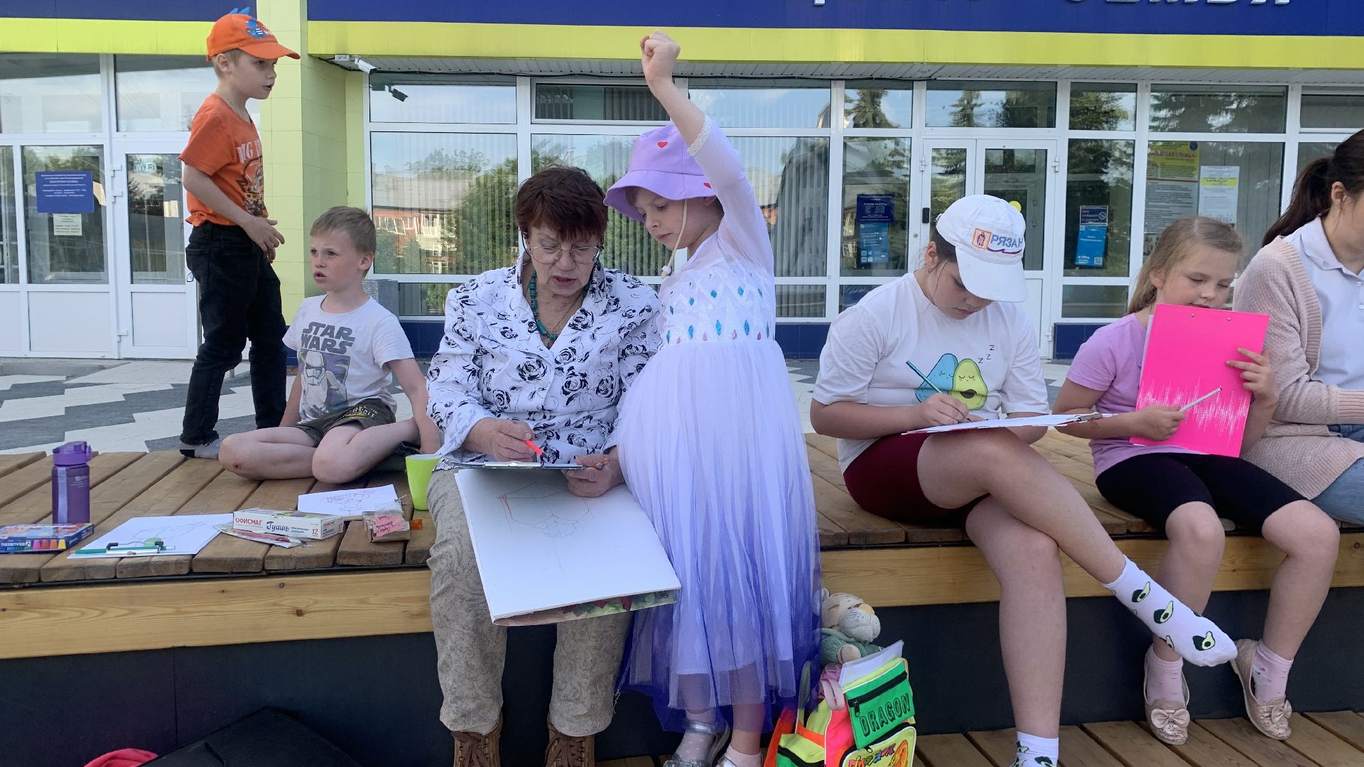 Ступино, вернисаж художников, площадь Металлургов