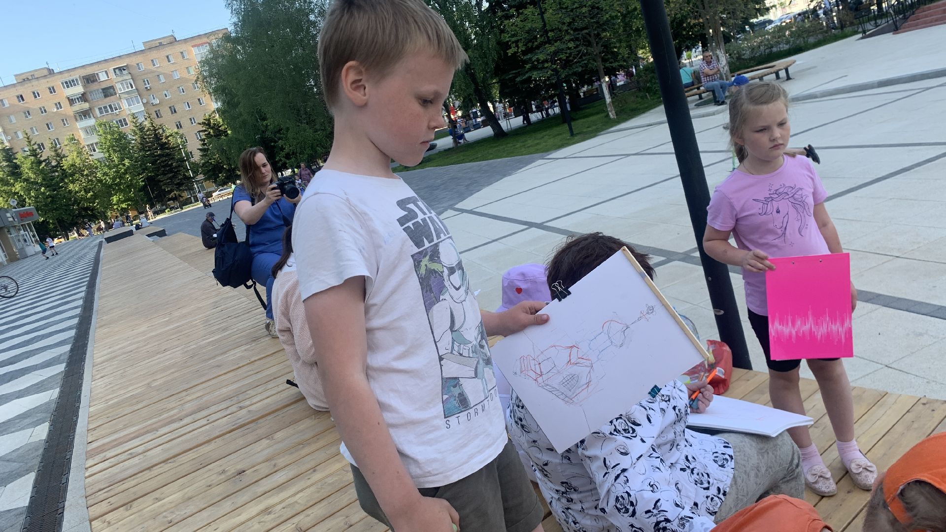 Ступино, вернисаж художников, площадь Металлургов