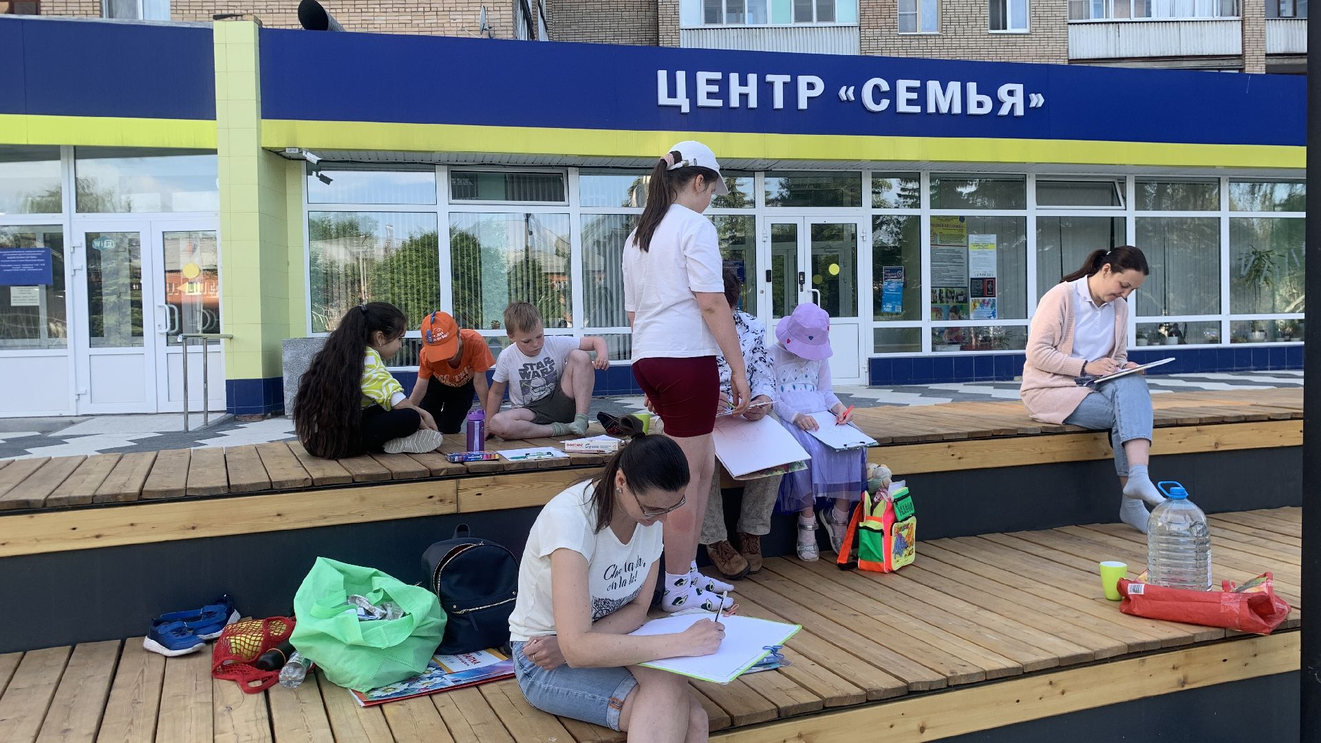 Ступино, вернисаж художников, площадь Металлургов