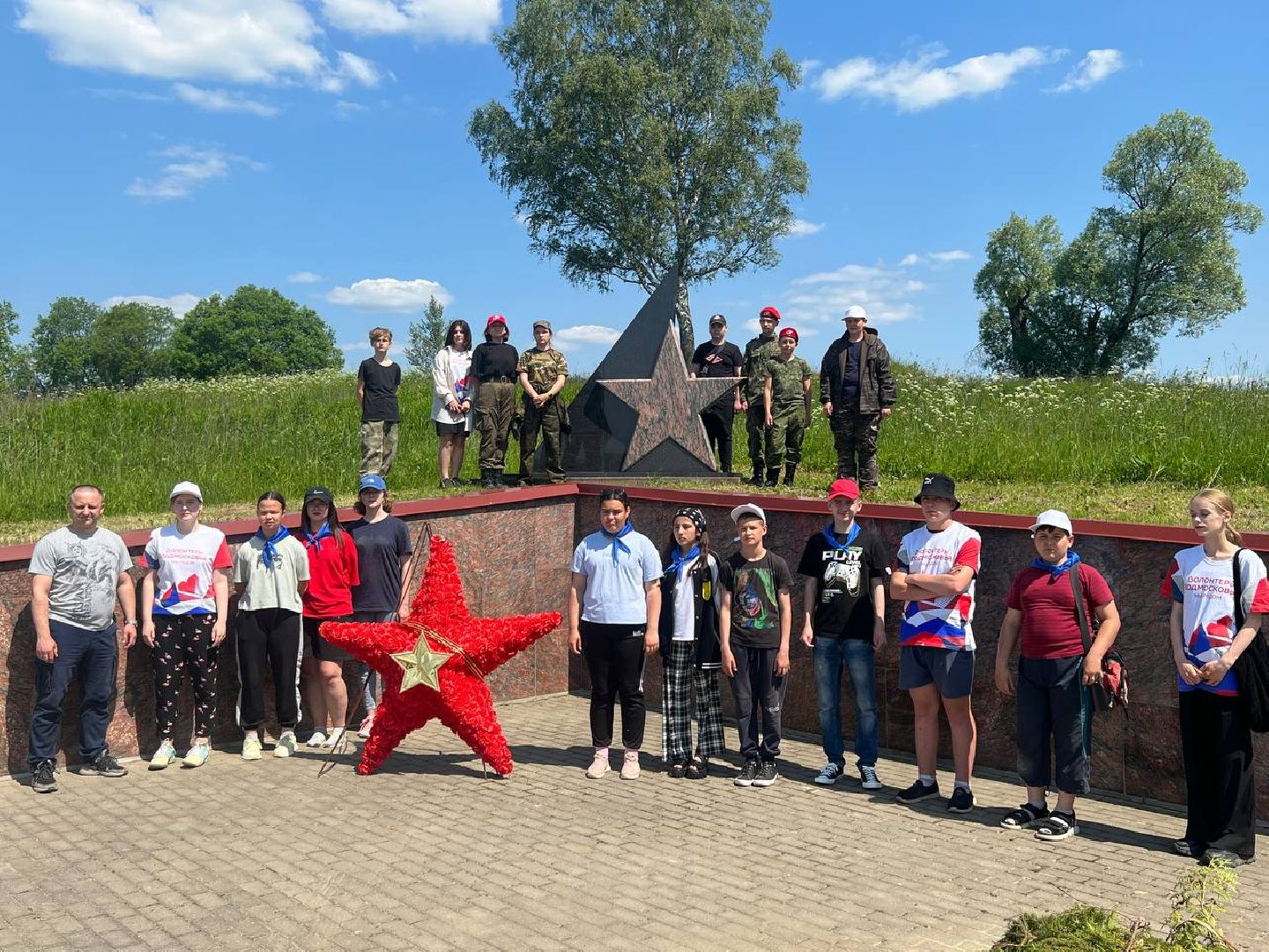 Можайск, Можайский городской округ, Подмосковье, волонтёры, юнармия, субботник, мемориал, воинское захоронение