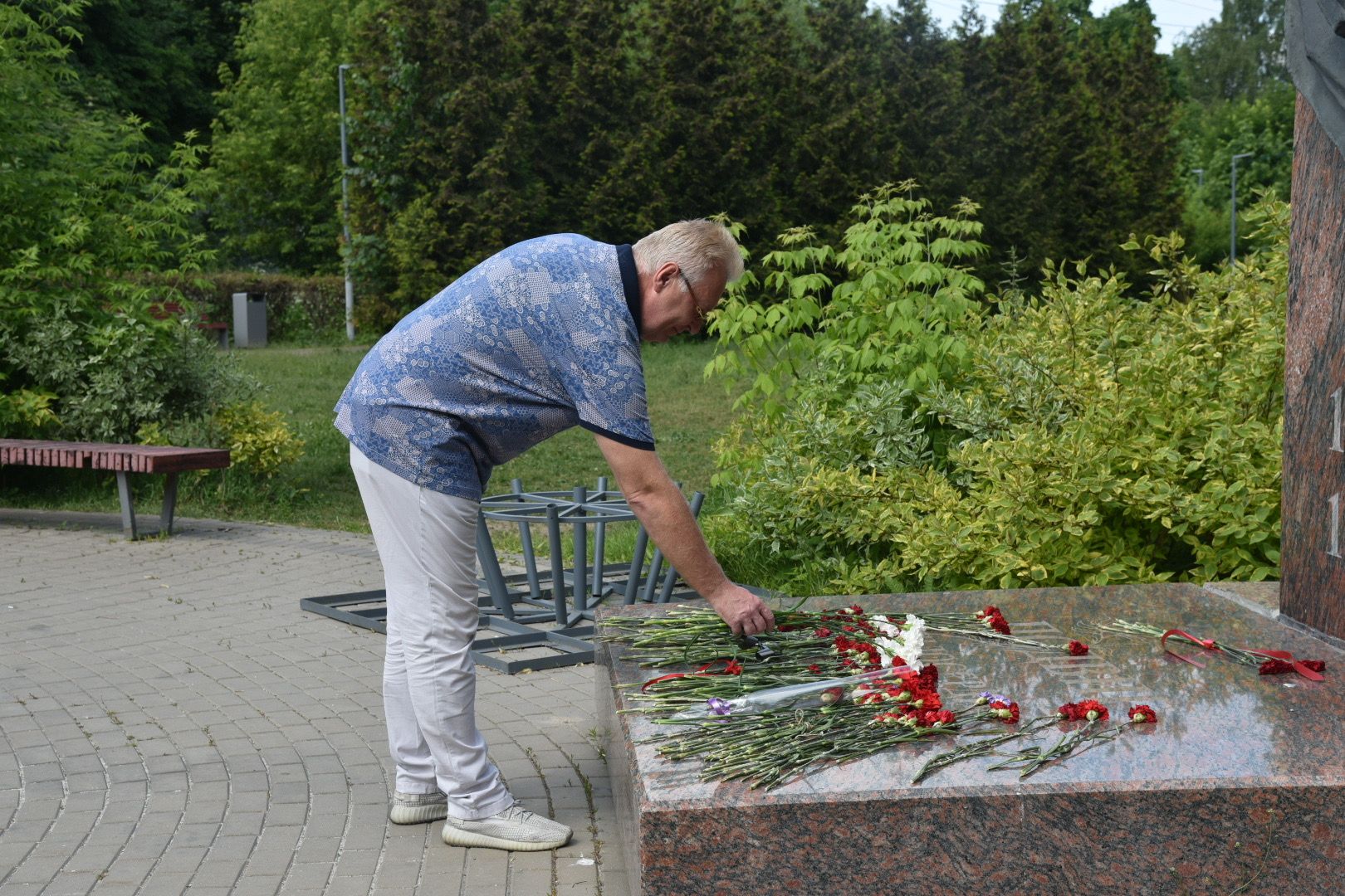 Химки, памятник, возложение, медработник