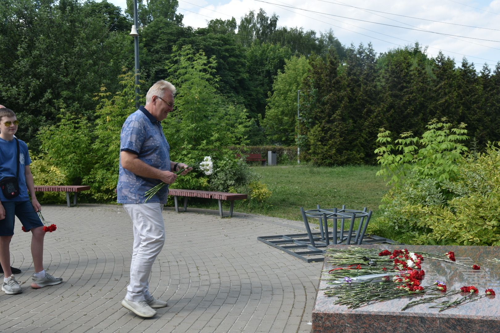 Химки, памятник, возложение, медработник